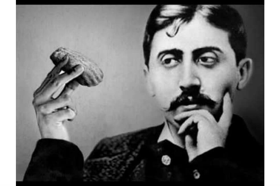 Marcel Proust,quien escribía artículos elogiosos sobre su propia obra para promocionarse, según un ejemplar subastado en 2017. / Cortesía