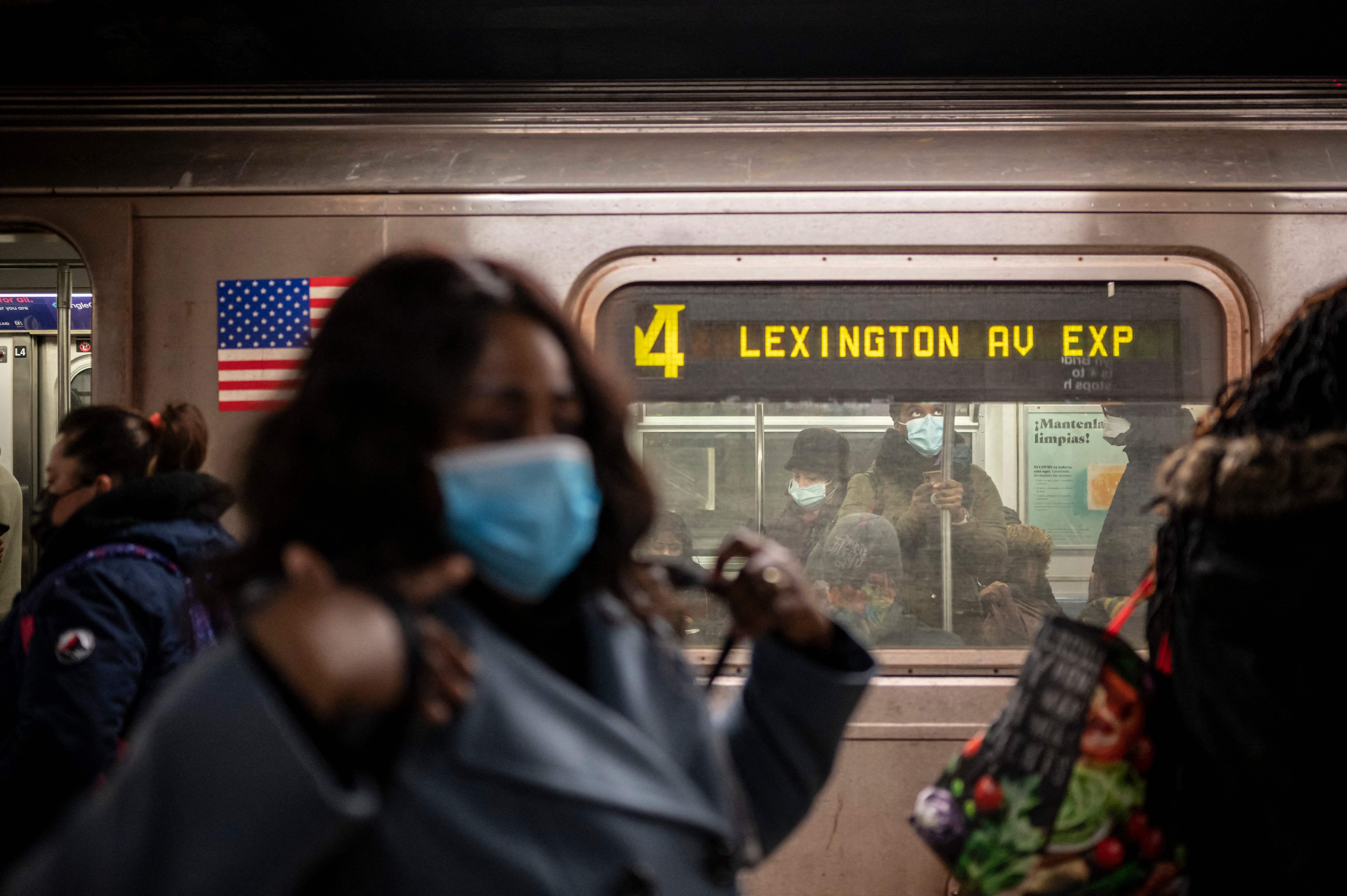 Lo que se sabe sobre ataque a mujer que fue quemada viva en metro de Nueva York