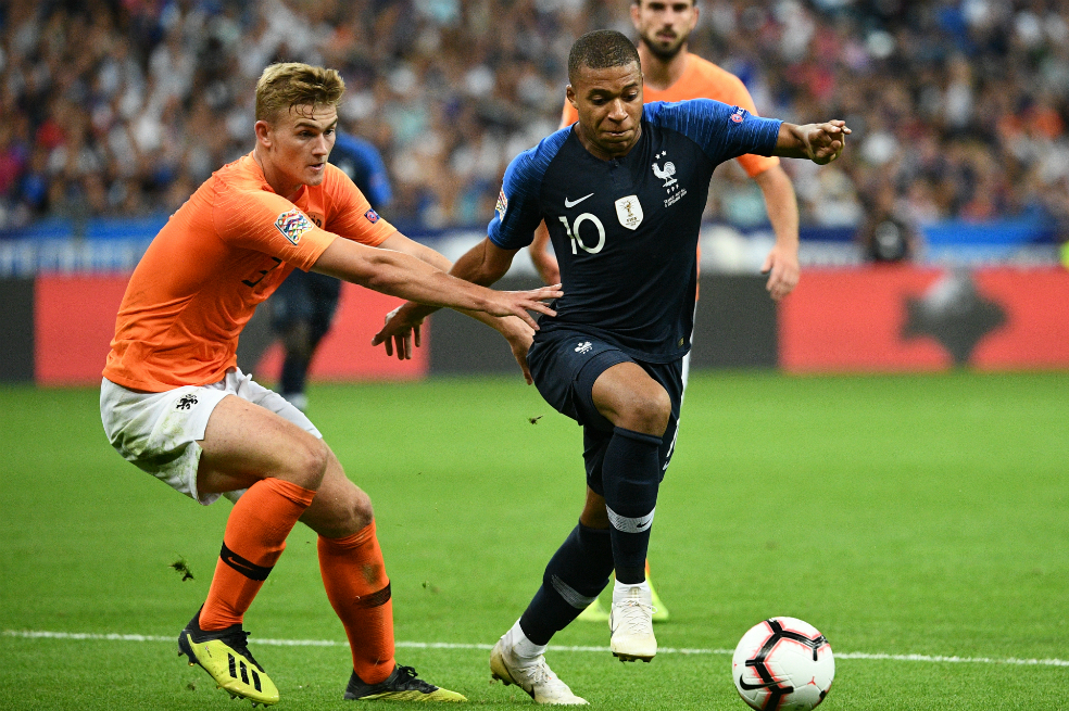 Mbappé y Giroud le dieron la victoria a Francia ante Holanda