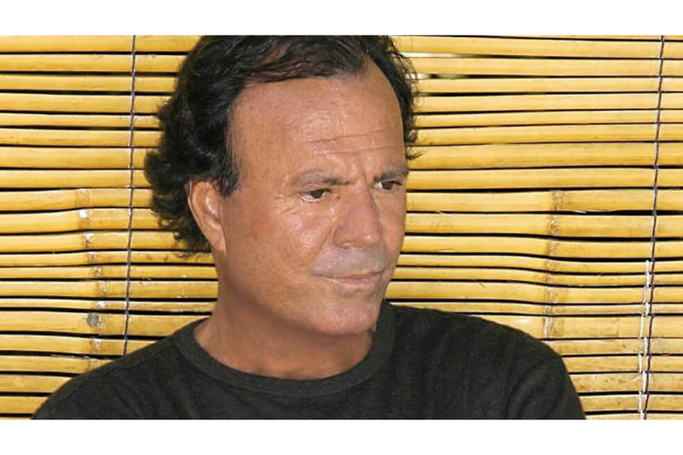 Julio Iglesias lanza beca musical con Latin Grammy para expandir su legado