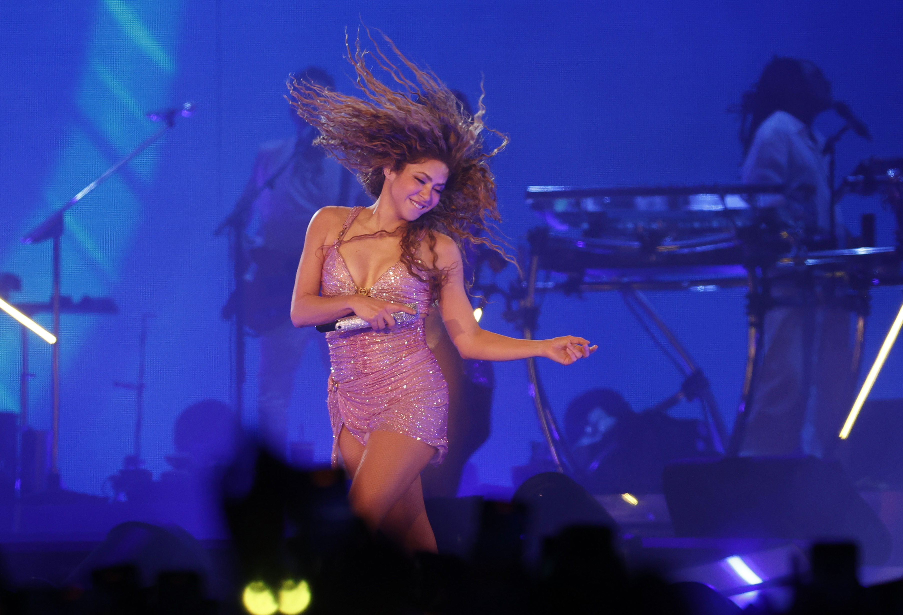 Shakira se despide de Colombia con “ganas de volver”