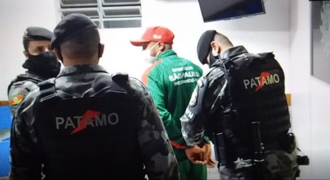 Video: Futbolista brasileño dejó inconsciente a un árbitro a golpes