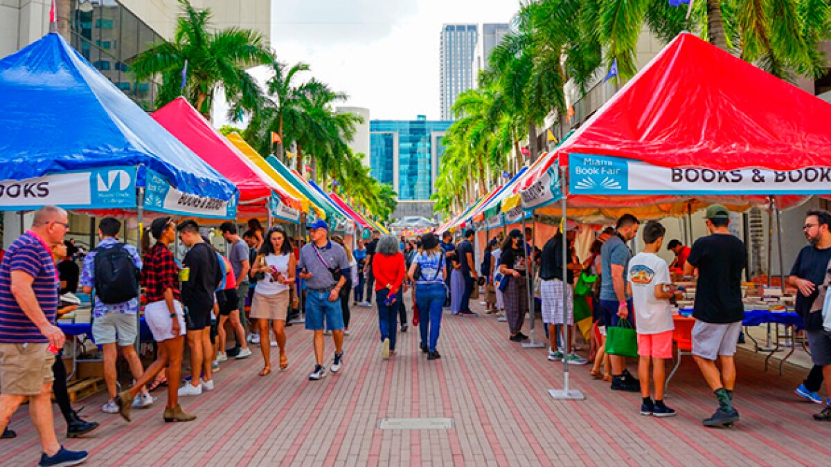 Certamen literario quiere convertir a Miami en el epicentro de la poesía mundial