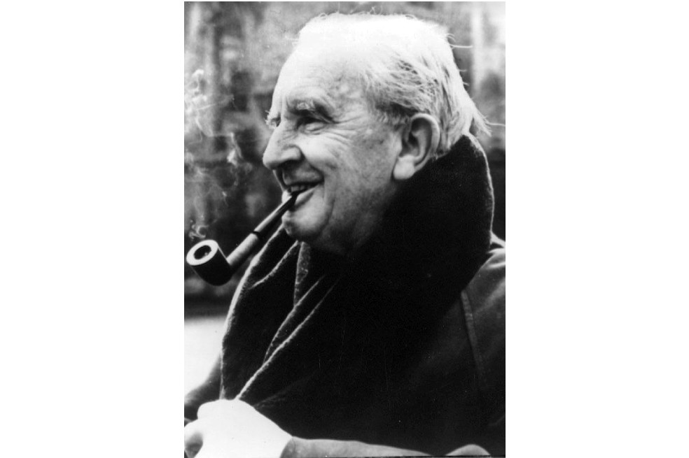Imagen de archivo del escritor J.R.R Tolkien, autor de “El señor de los anillos” y “El Hobbit”.