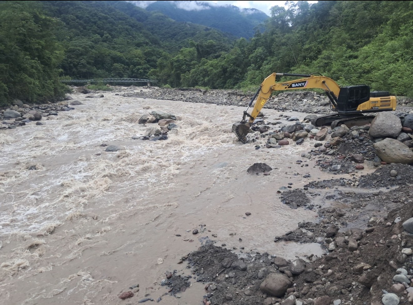 Lluvias en Cundinamarca dejan puente caído, derrumbes y familias incomunicadas