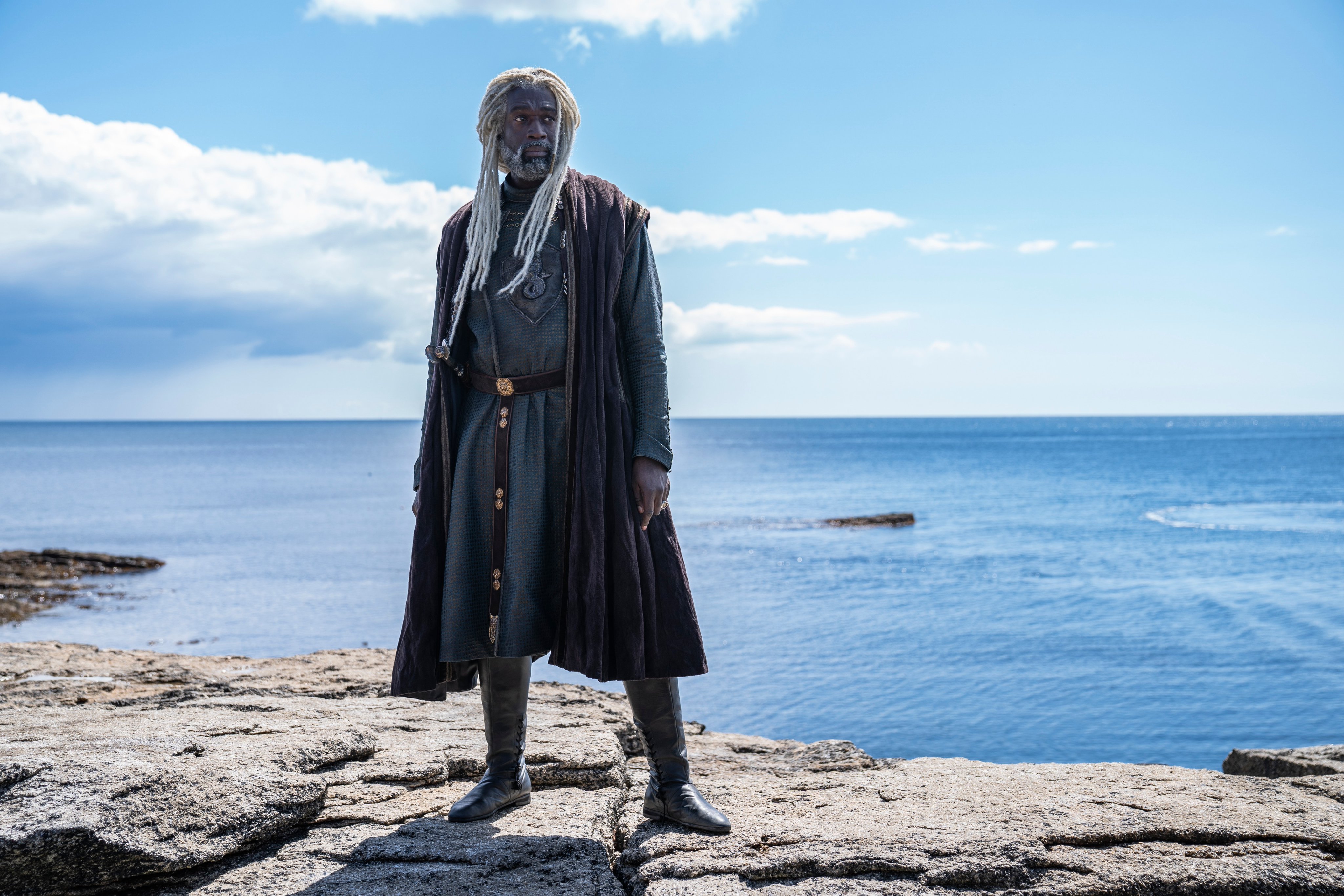 Steve Toussaint como Lord Corlys Velaryon.