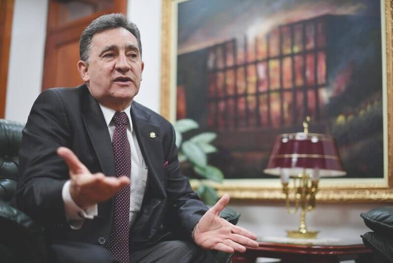 Corte Suprema pide investigación «especial», tras denuncia de chuzadas desde el Ejército