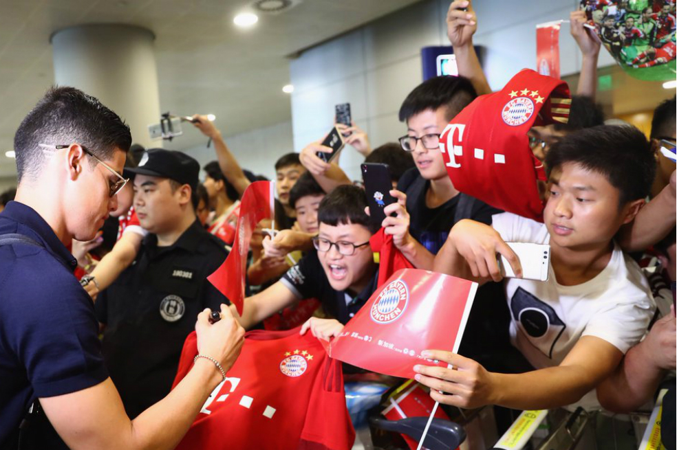 Llegada de James y el Bayern a China desata locura de los hinchas