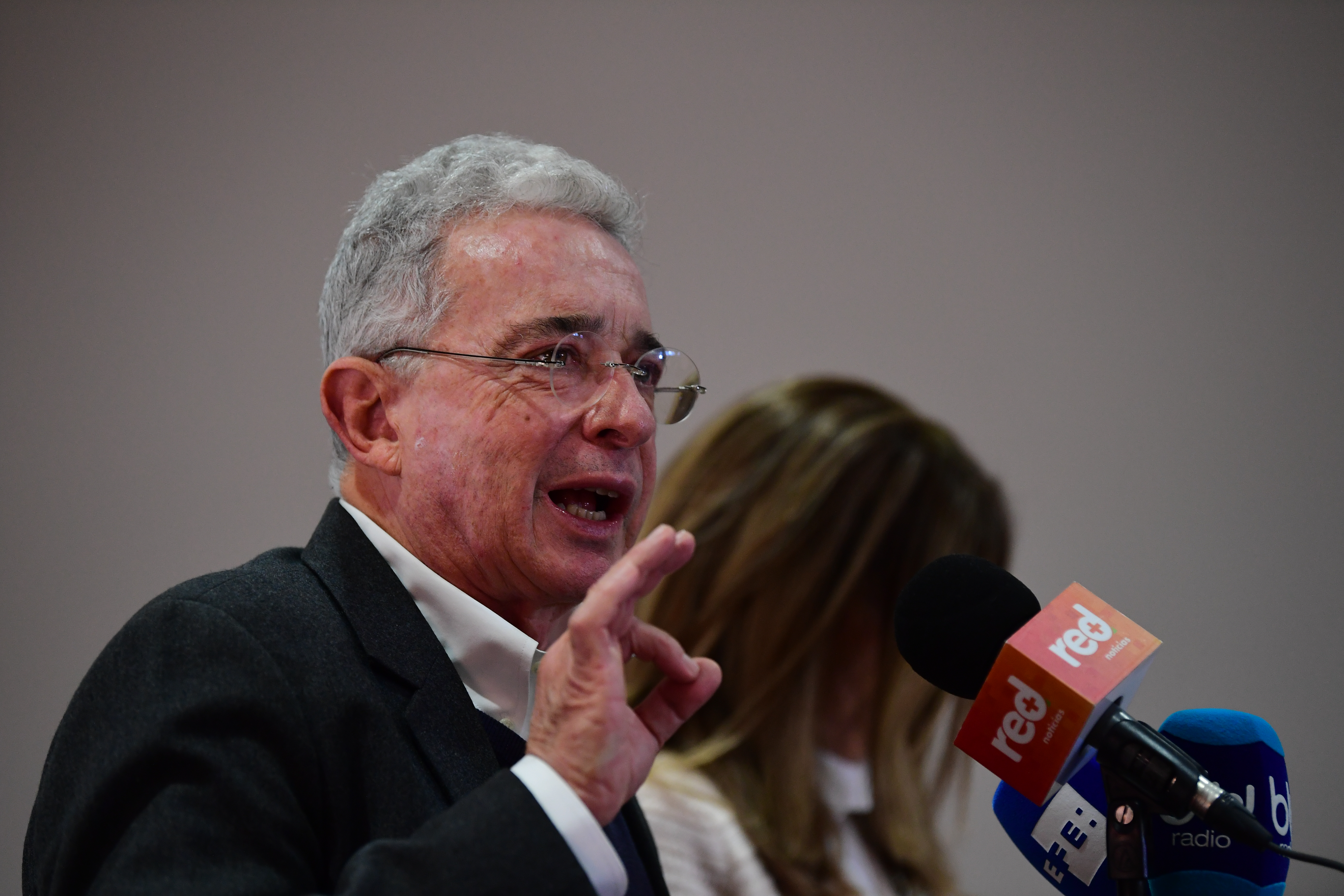 “No hay un solo pago por matar inocentes”: Uribe respondió a Petro por falsos positivos
