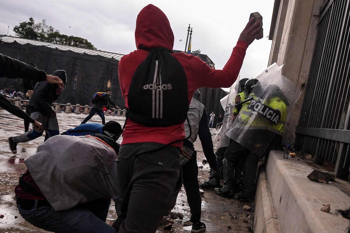 Judicializan a dos personas por dañar bienes durante la marcha estudiantil en Bogotá