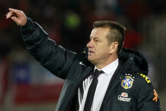 Dunga se jugará el puesto en la Copa América Centenario, sostienen en Brasil