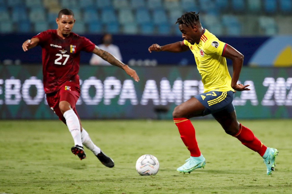 Duván Zapata: “Me duele no poder marcar de la manera que lo hago en Italia”