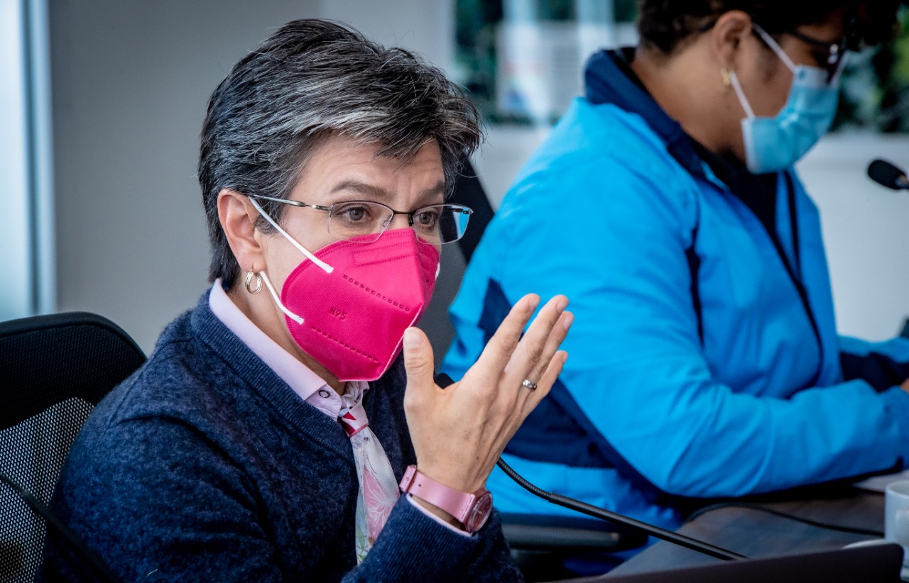 Cuestionan a Claudia López por garantías para recolección de firmas de la revocatoria