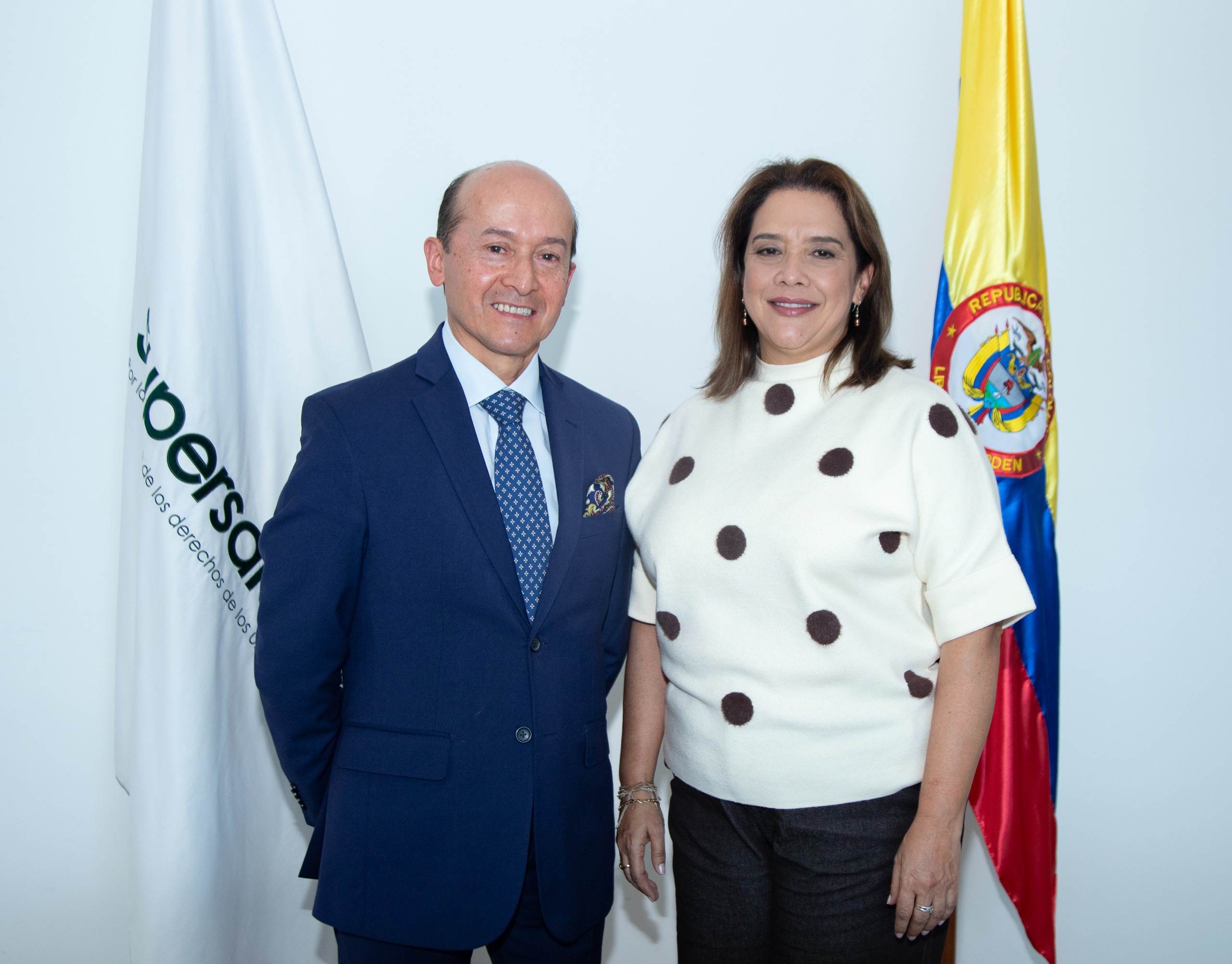 La Supersalud cambia los interventores en las EPS Coosalud y Famisanar