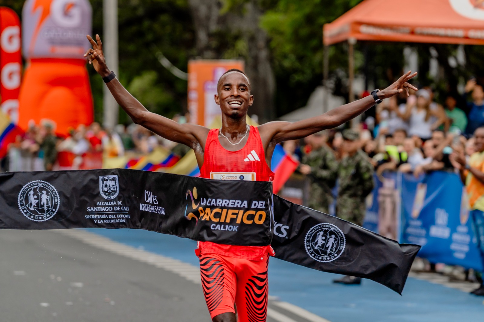 Kwizera y Chebet batieron los récords de la 10K del Pacífico en Cali