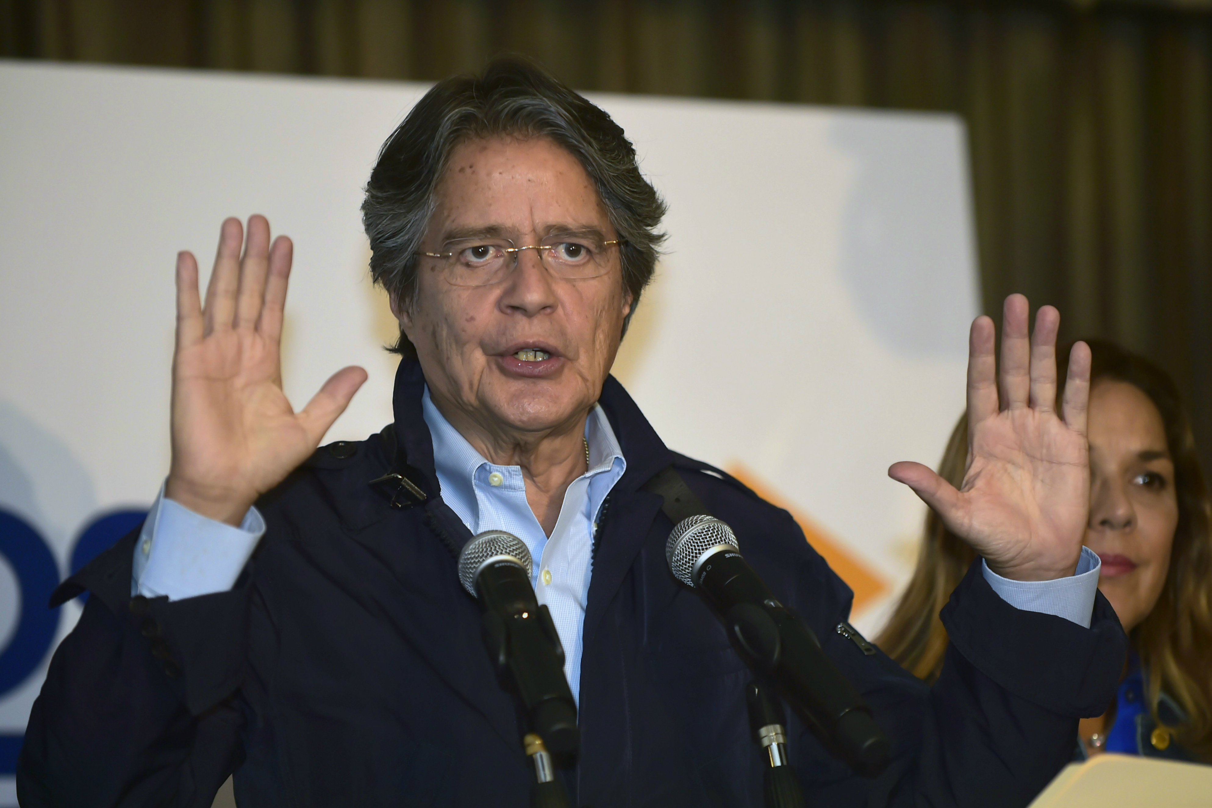 Multa a siete medios de Ecuador por no publicar investigación sobre Guillermo Lasso