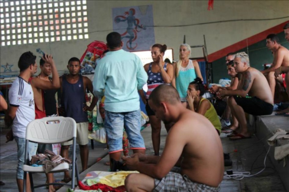 El drama de los emigrantes que llegaron a Colombia y están varados en frontera con Panamá