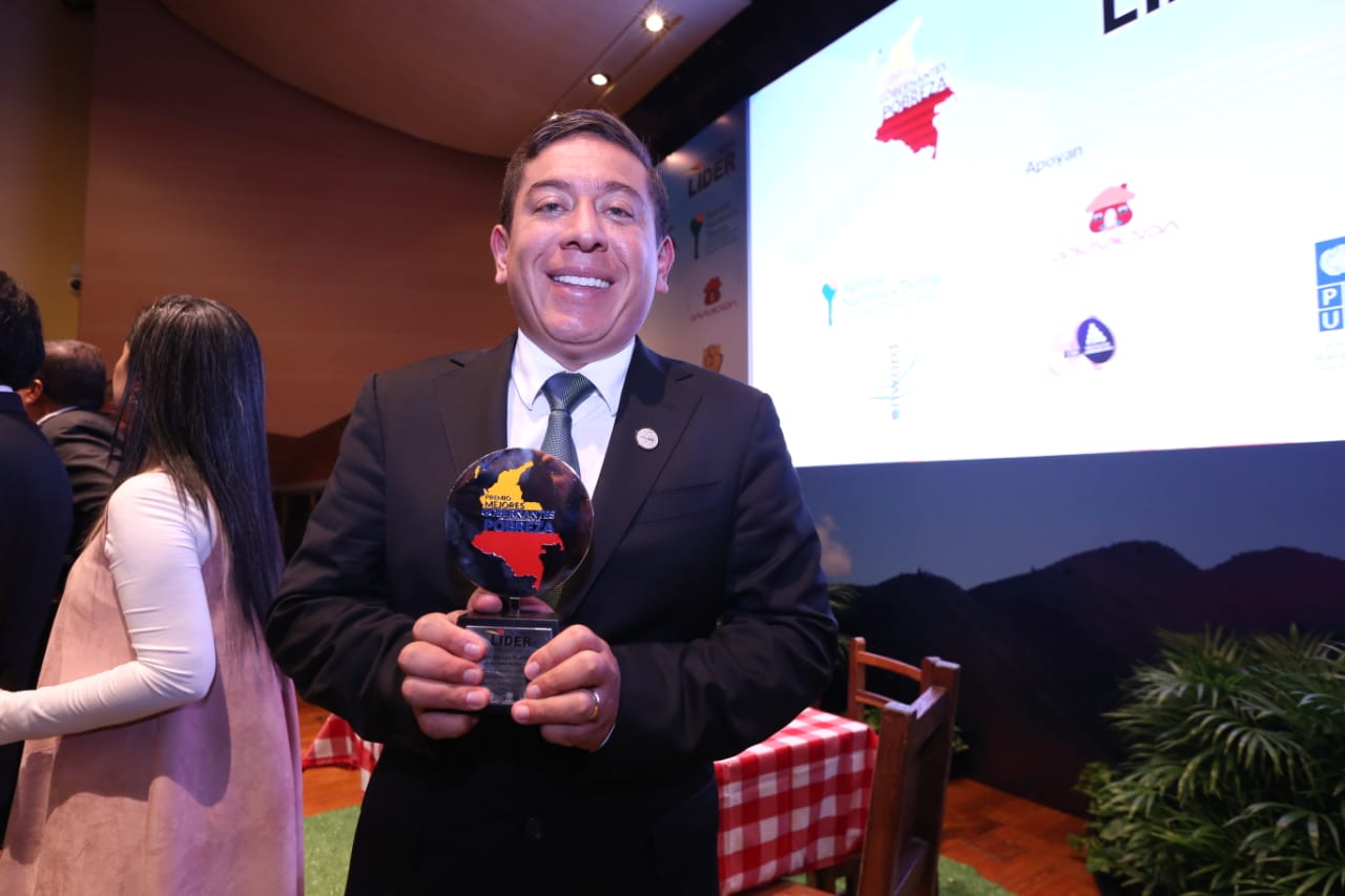 Gobernador de Boyacá, mejor mandatario del país en la superación de la pobreza