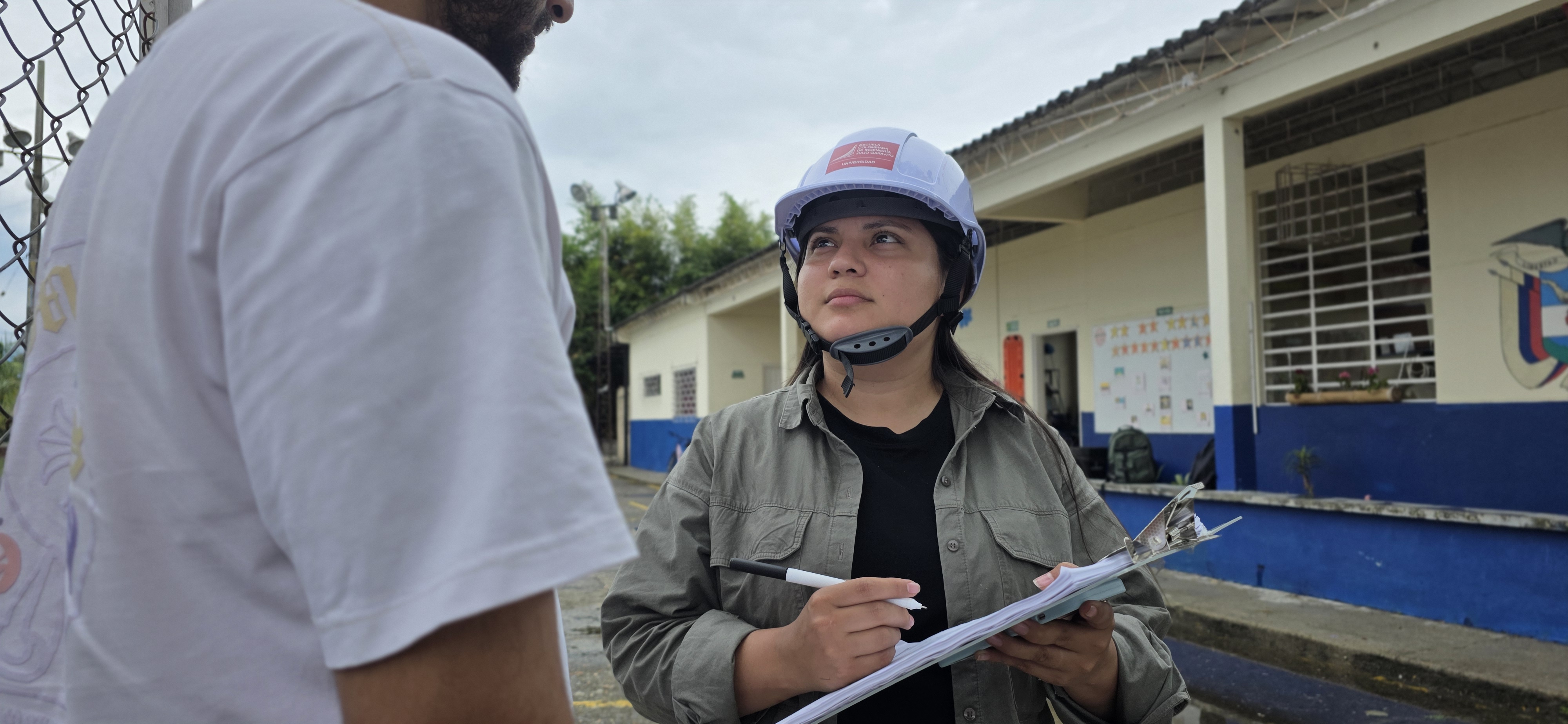 La Escuela Colombiana de Ingenería Julio Garavito convocó y envió profesionales al Eje Cafetero, para apoyar las labores de revisión estructural de edificios, casas y colegios.