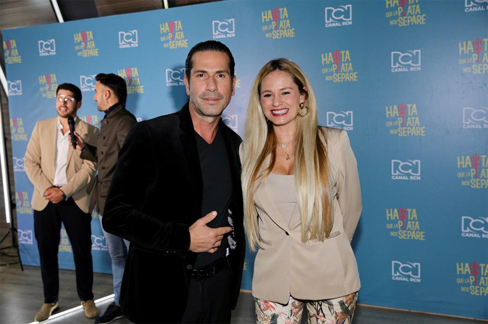 Gregorio Pernía y Erika Rodríguez en Hasta que la plata nos separe