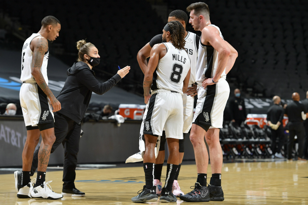 Becky Hammon hace historia en la NBA