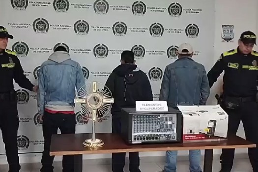 ¡’In fraganti’!  Capturan a tres sujetos mientras robaban iglesia en Usaquén
