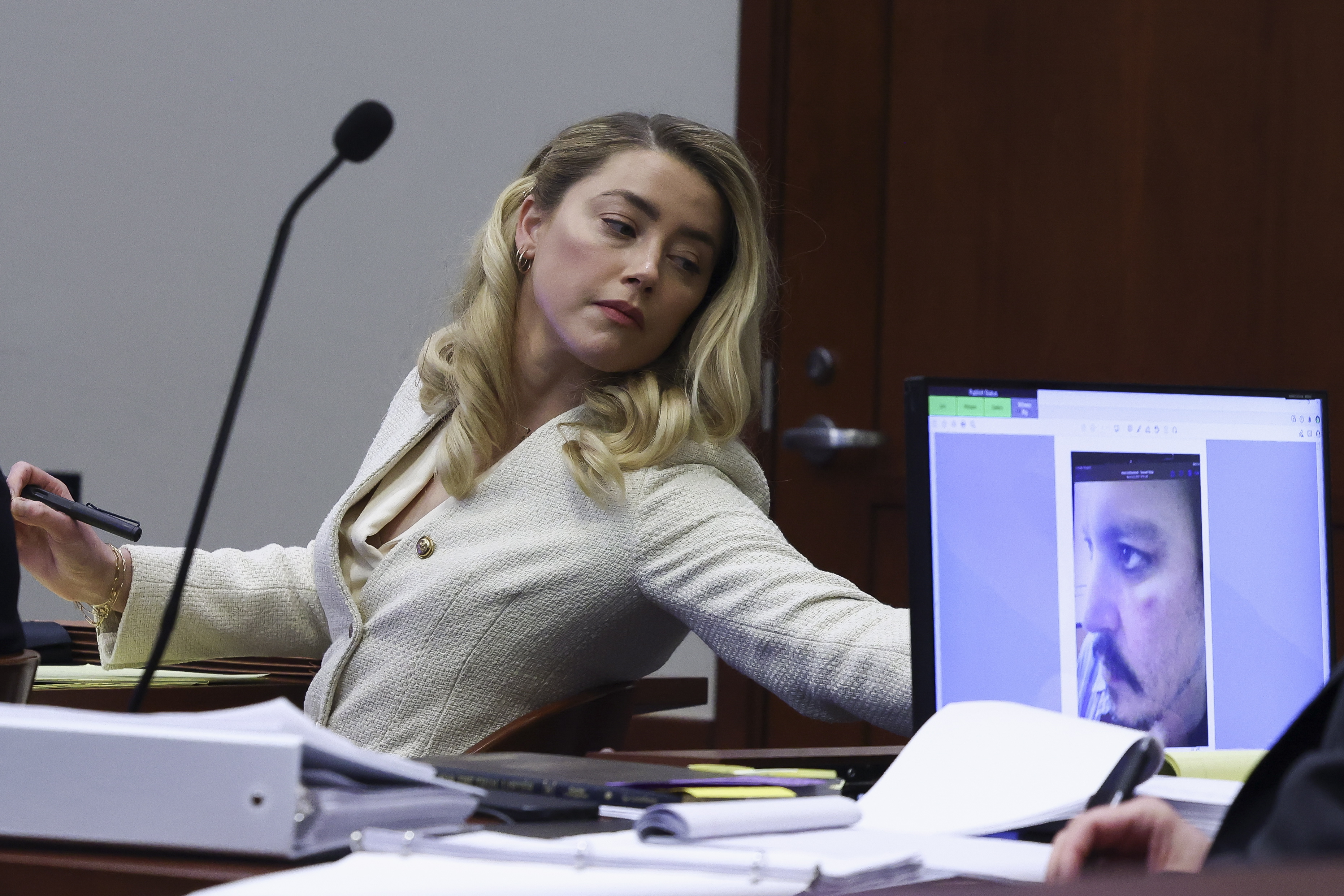 “Amber era suicida”: Johnny Depp testifica cómo era su relación con Amber Heard