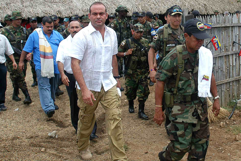 Exjefes ‘paras’ piden pista en proceso de paz