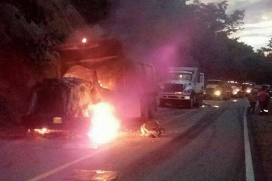 Investigan quema de volqueta en el sur del Tolima