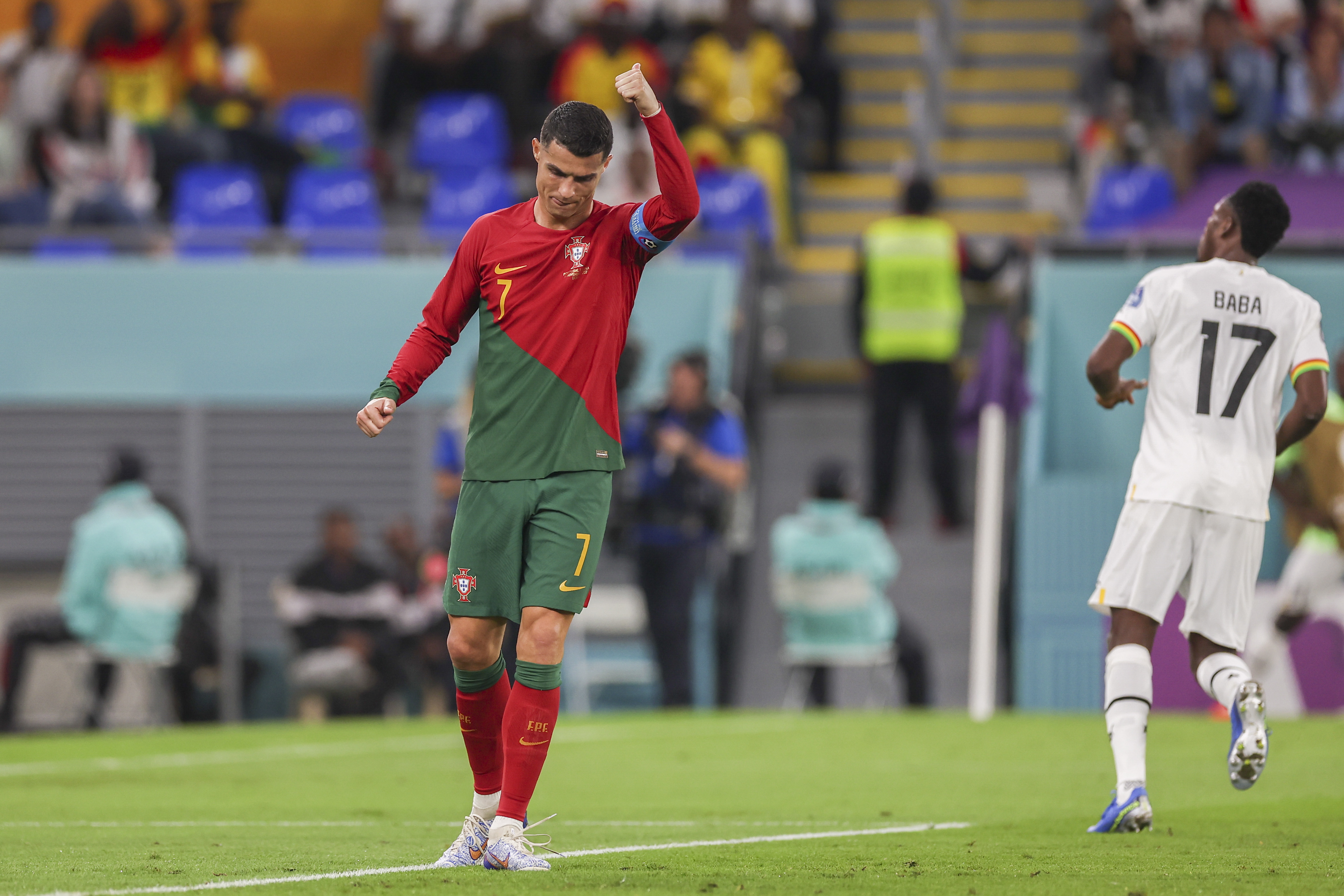 Doha (Qatar), 24/11/2022.- Portugal's Cristiano Ronaldo gestures during the FIFA World Cup 2022 group H soccer match between Portugal and Ghana at Stadium 974 in Doha, Qatar, 24 November 2022. (Mundial de Fútbol, Catar) EFE/EPA/JOSE SENA GOULAO