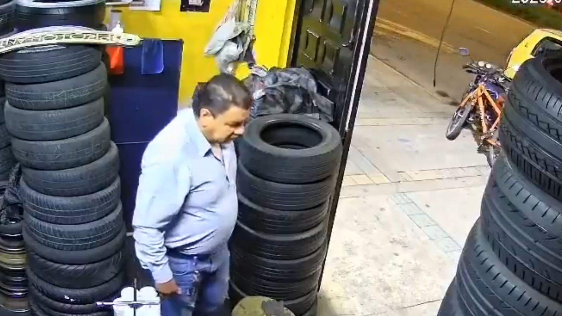 Taxista que robó celular en un montallantas se arrepintió: “fue un impulso”