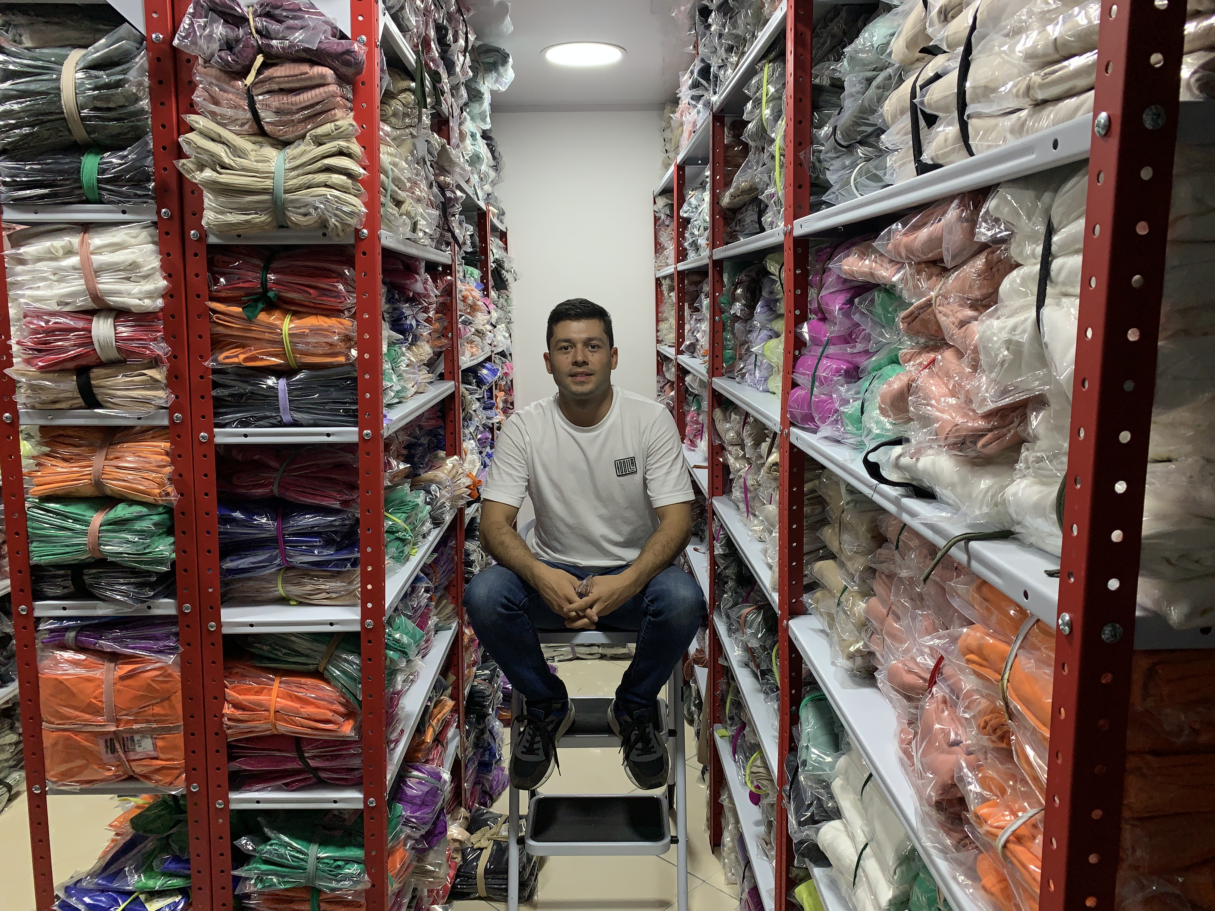Una plataforma de ropa femenina que habla de comodidad y originalidad
