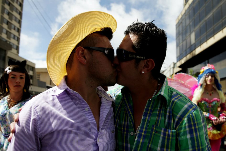 Denuncian a funcionaria en EE.UU. por negarse a aplicar matrimonio homosexual