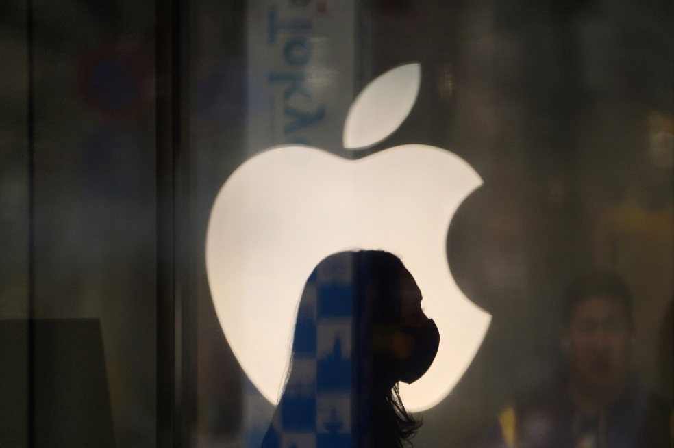 Apple lidera baja de tecnológicas con peor caída desde octubre