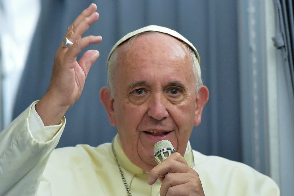 Vaticano niega que el Papa Francisco haya sido trasladado a clínica en Toscana