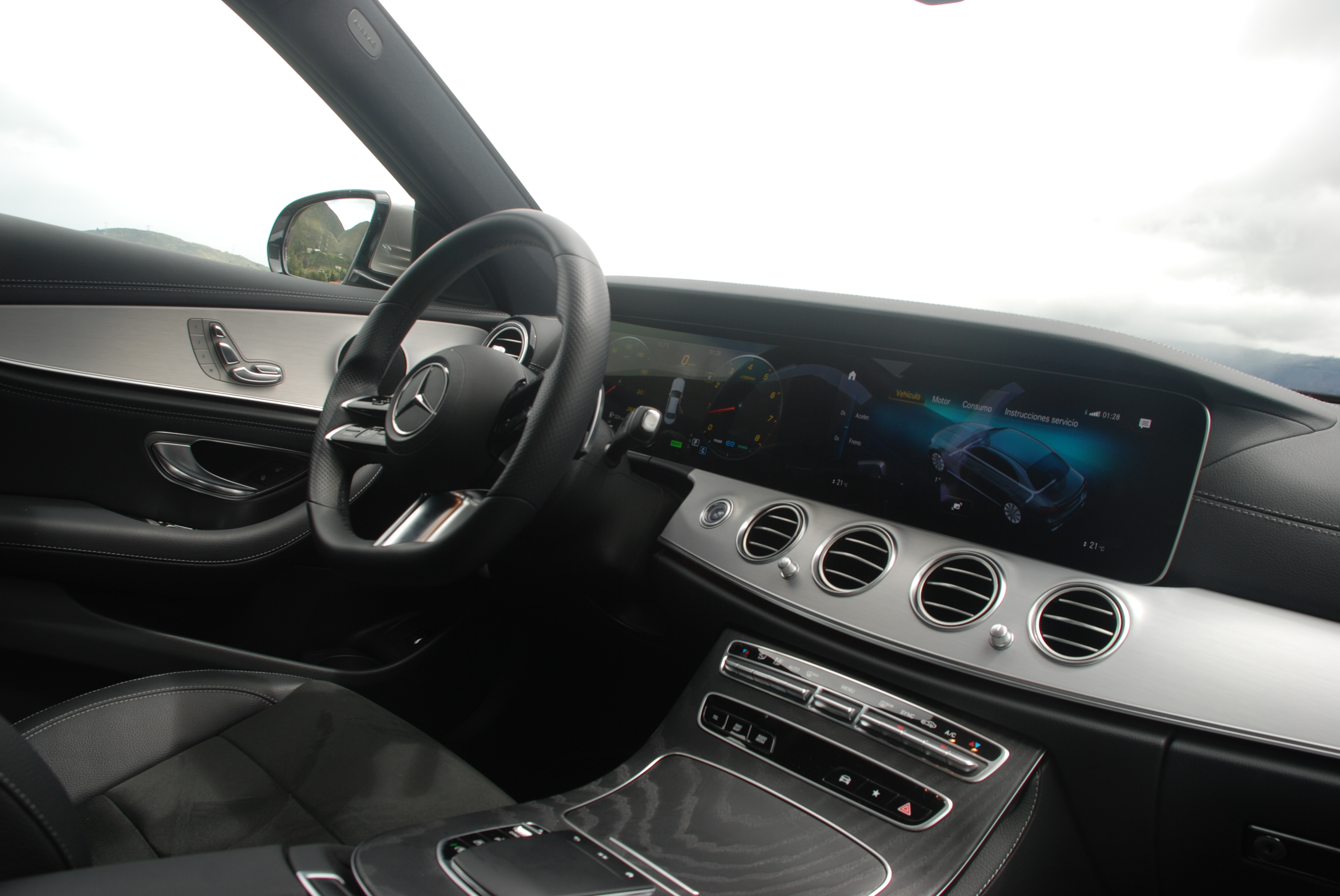 Apple CarPlay vs Android Auto: comparativa, ventajas y cuál conviene más