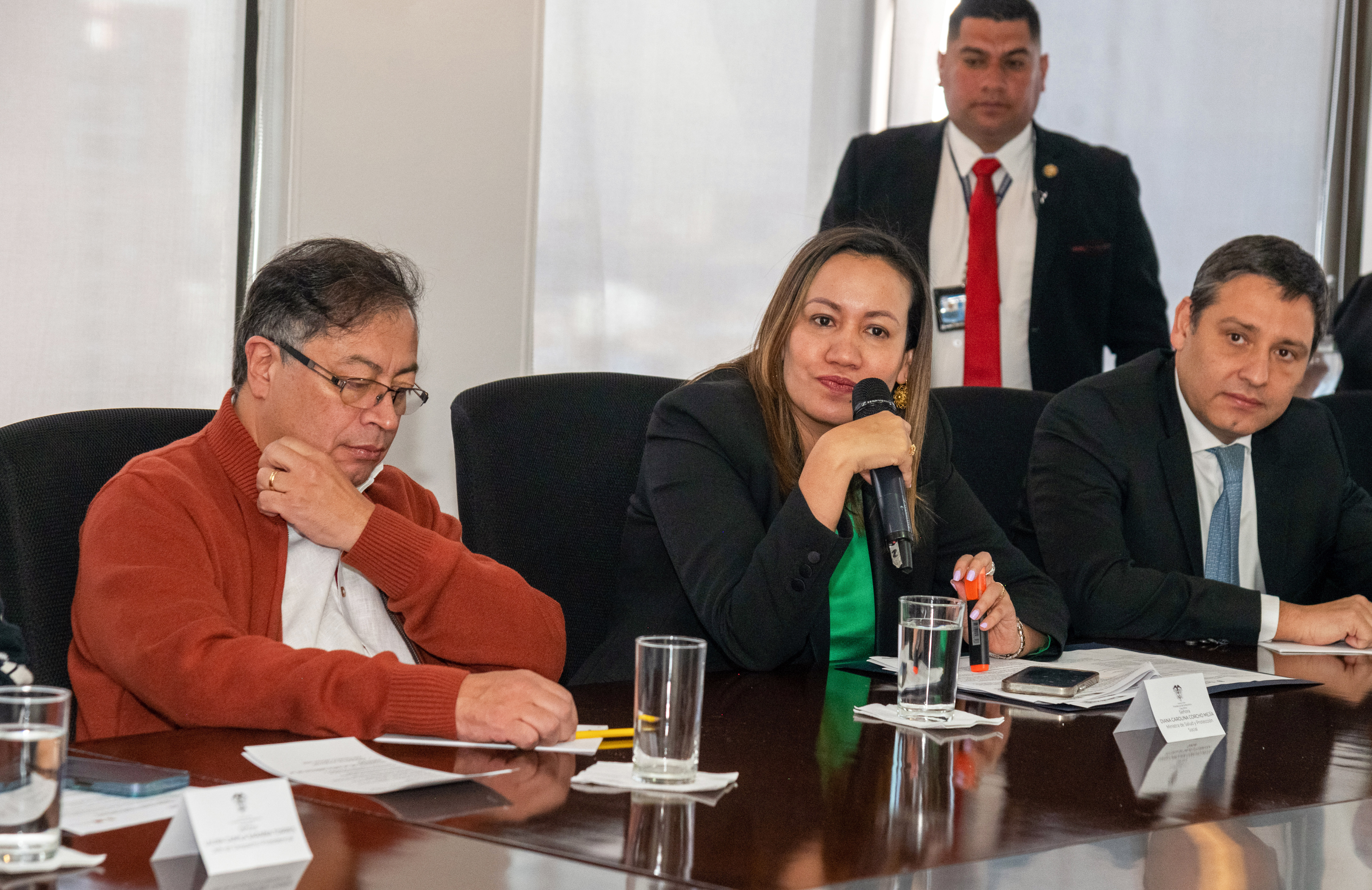 Si las EPS quieren sobrevivir, deben adaptarse al nuevo sistema propuesto: Petro