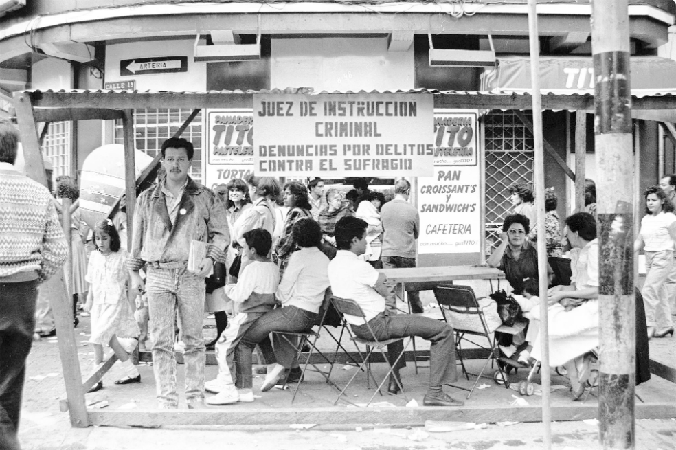 Elección de alcaldes, 30 años de una apertura democrática teñida de muerte