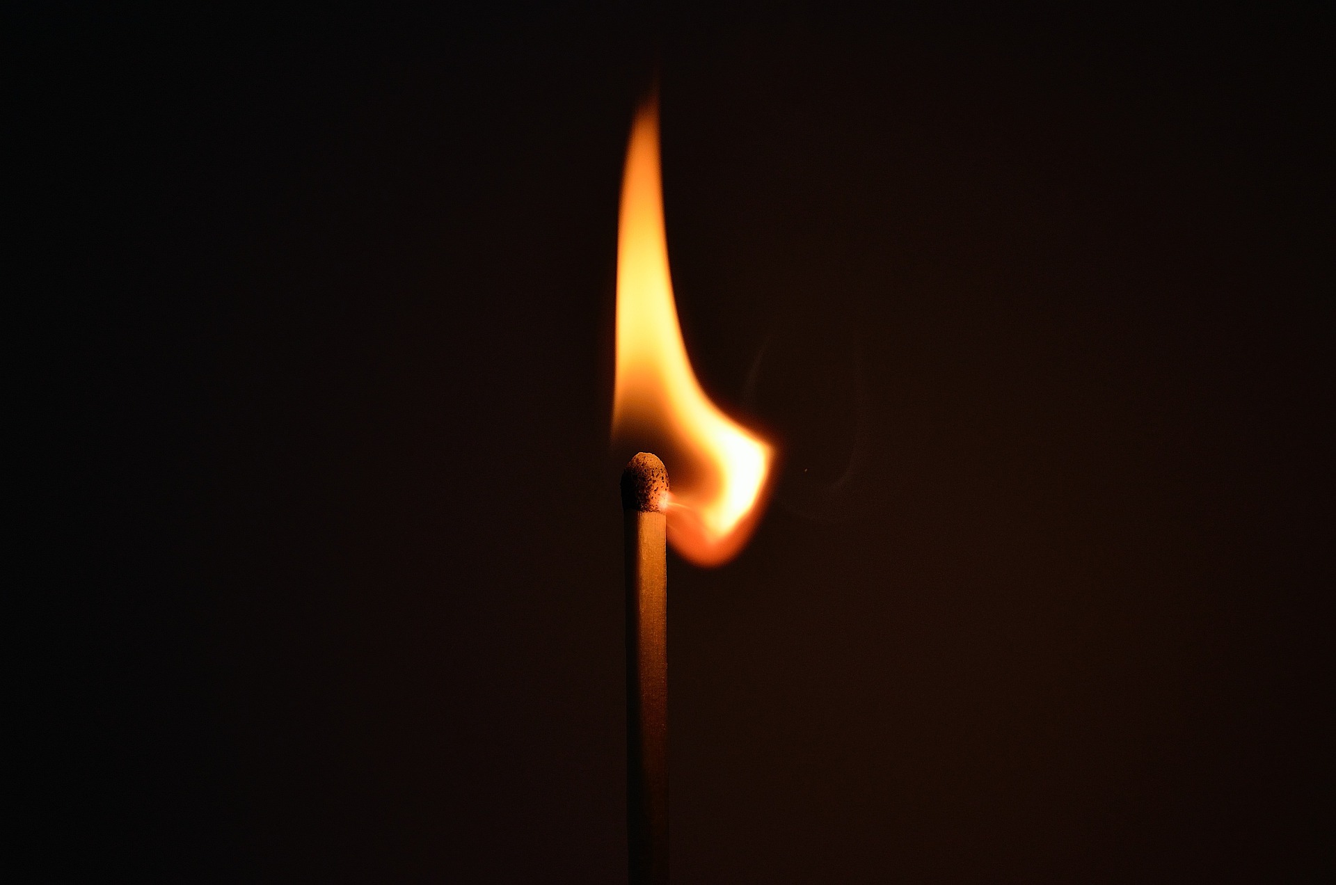Murió el habitante de calle que se prendió fuego en Medellín