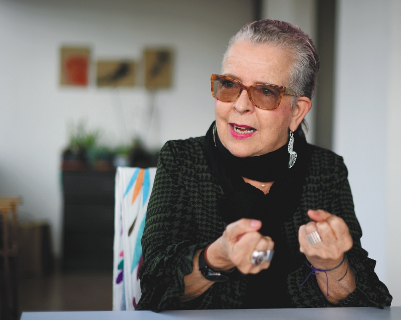 Lucía González dice que la obligación de la Comisión de la Verdad de escuchar la versión de Álvaro Uribe estaba por encima de las agresiones en su contra por parte del expresidente y sus hijos. 