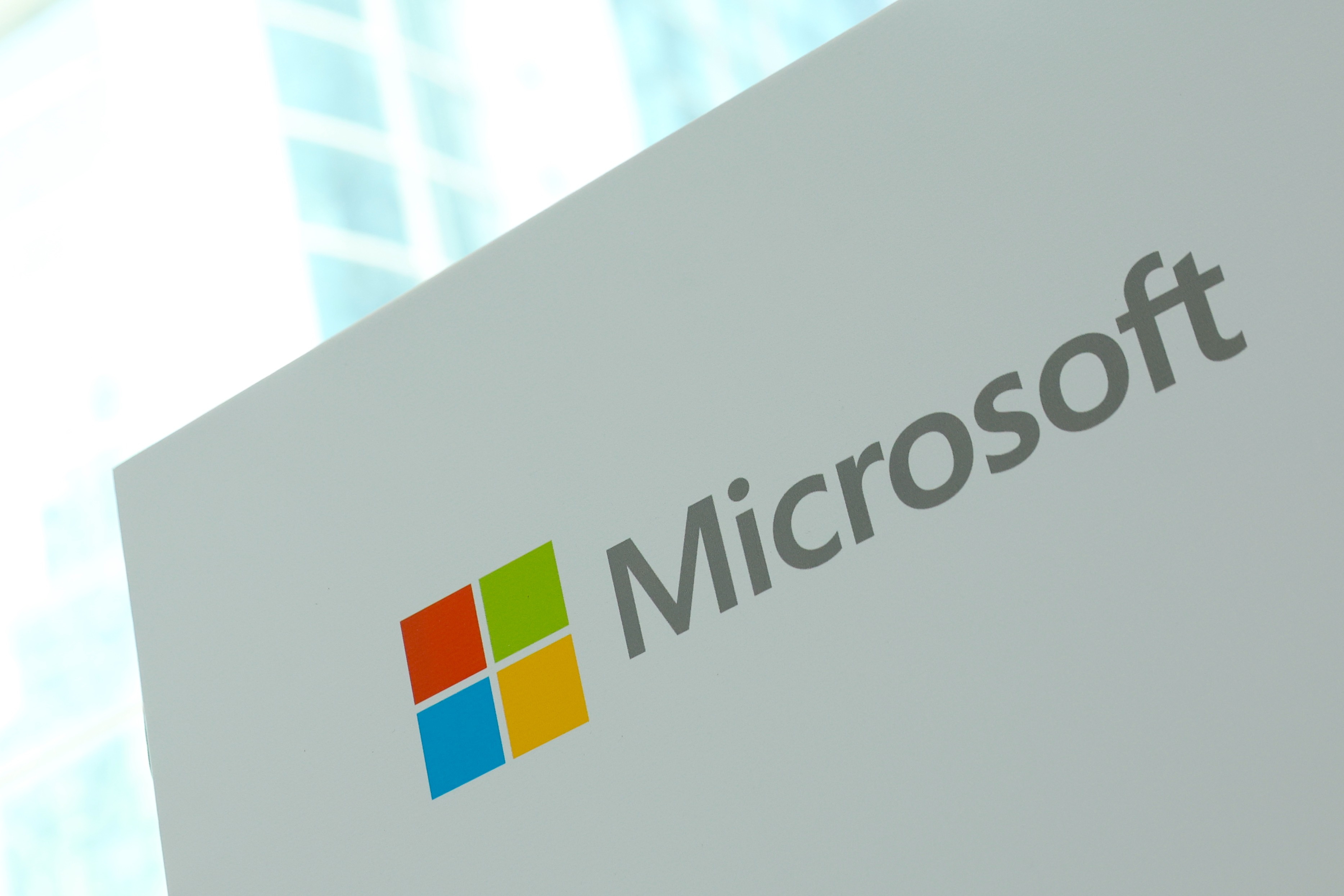 Los negocios en la nube dispararon los ingresos de Microsoft