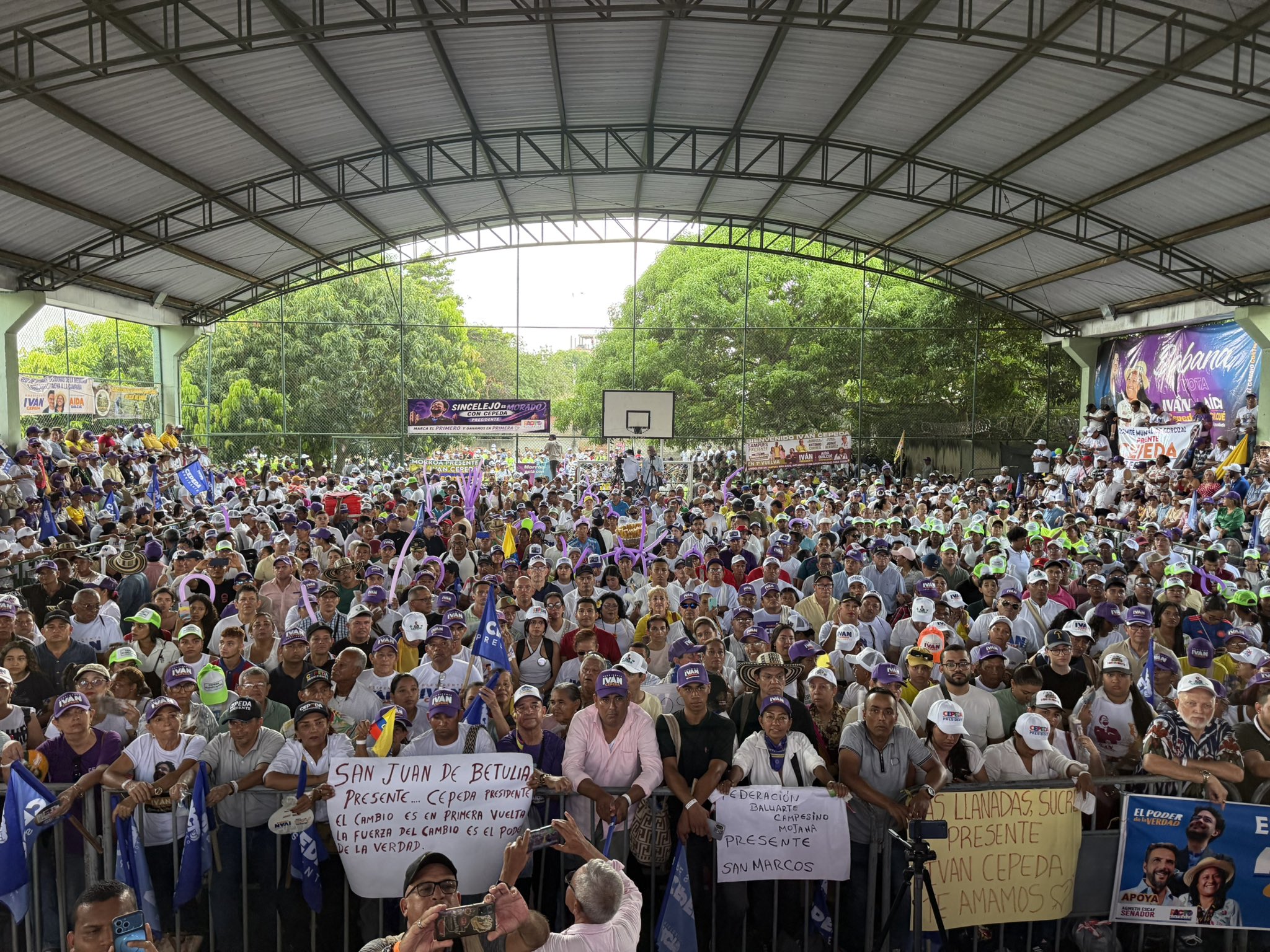 Eventos de Iván Cepeda en la costa abren debate sobre veda electoral en plazas públicas