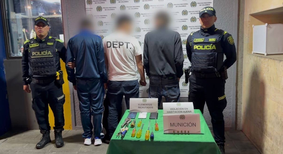 Rompían cerraduras para robar en Suba y fueron capturados en flagrancia