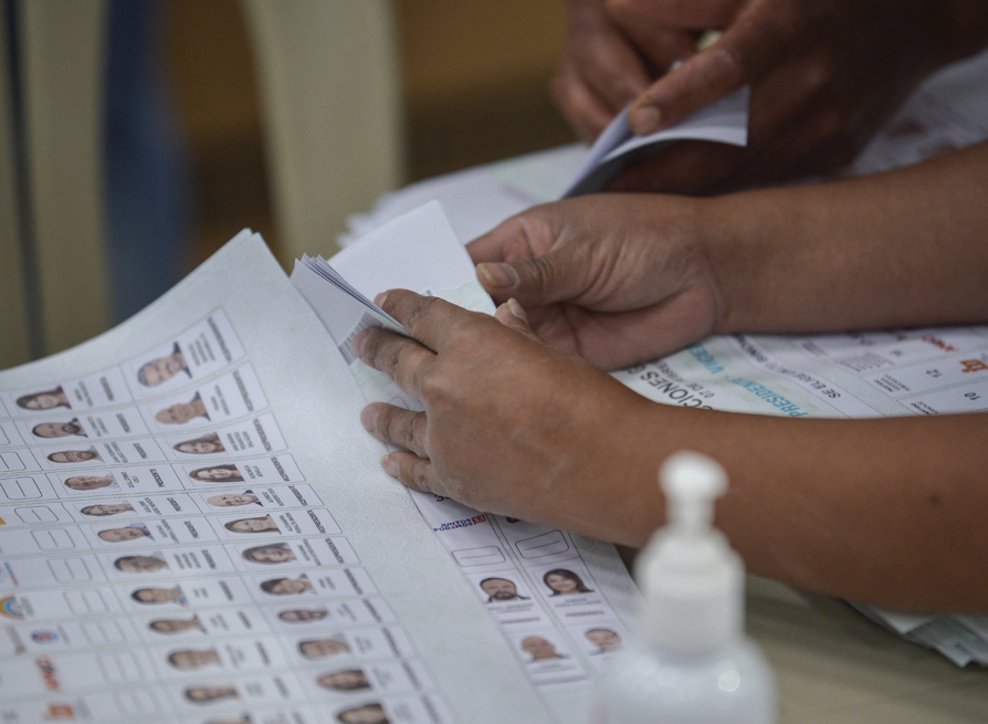 Elecciones Presidenciales en Ecuador: candidato Yaku Pérez alega fraude y pide suspender escrutinio