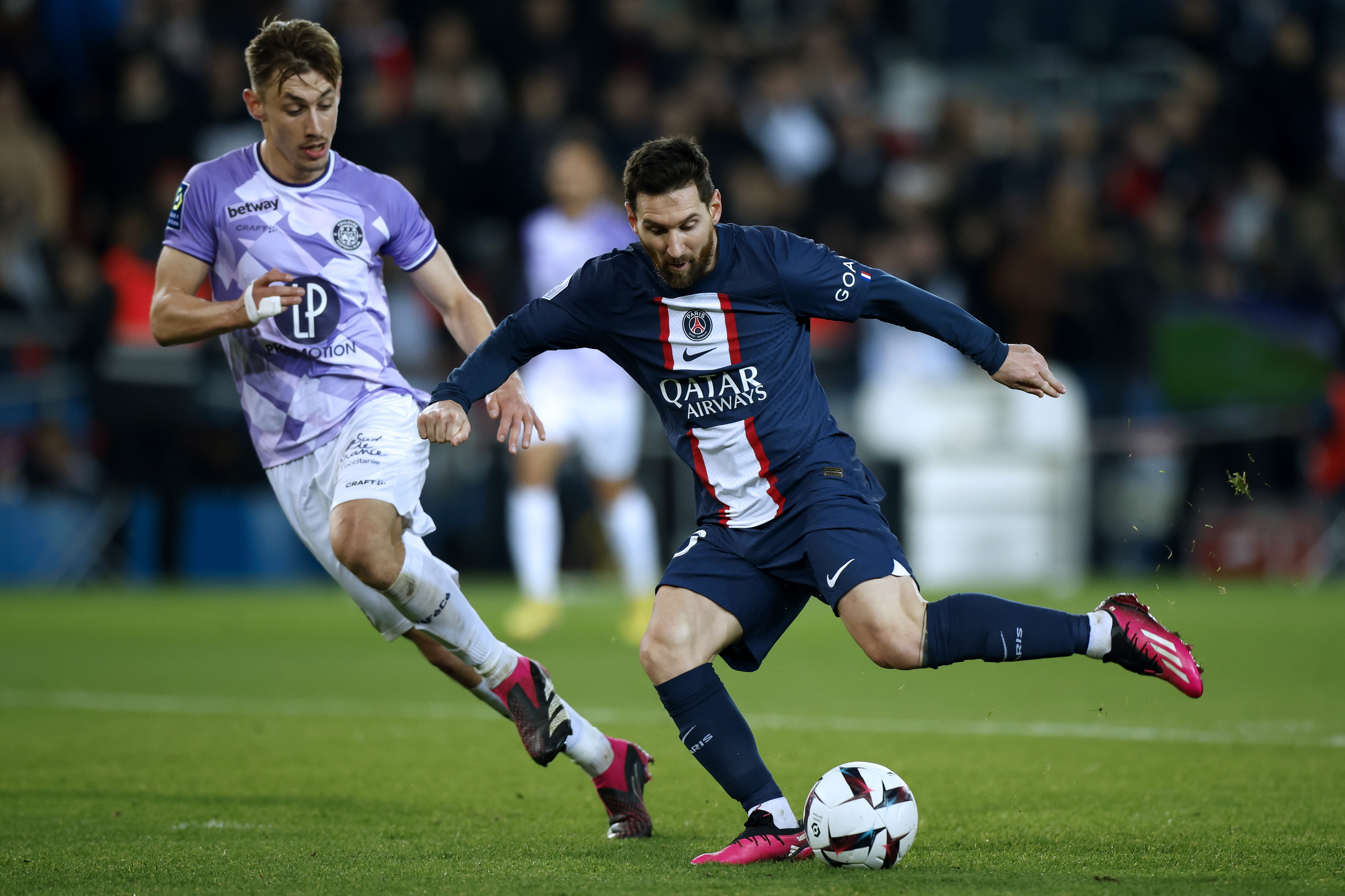 Messi lideró la remontada de PSG sobre Toulouse