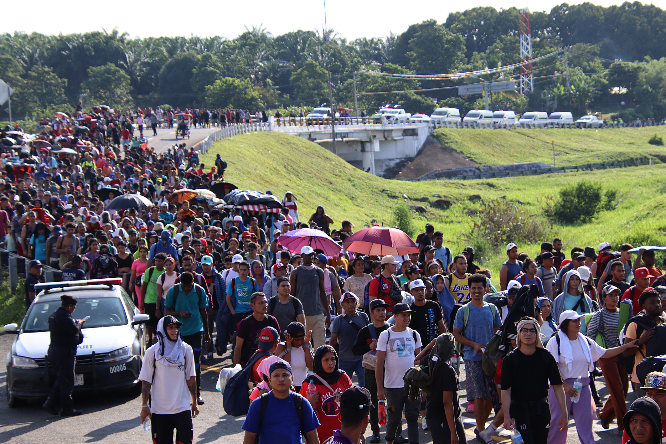 Las caravanas migrantes que Trump menciona rara vez llegan cerca de EE. UU.