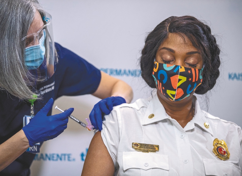 Certificados digitales de vacunación, otro negocio de la pandemia