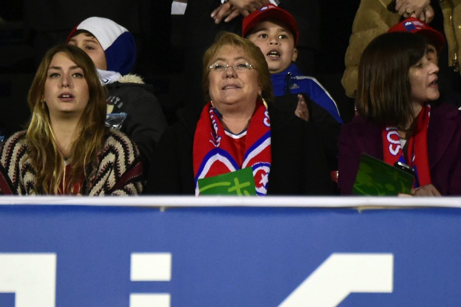 Michelle Bachelet ‘respira’ tras salir indemne en inauguración de Copa América