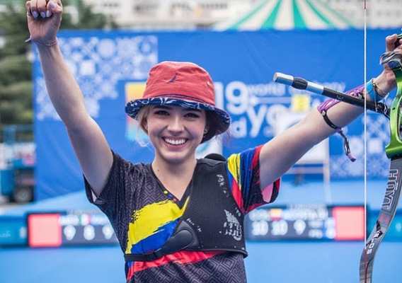 Así se ve Valentina Acosta, la arquera colombiana que fue viral en Tokio 2020