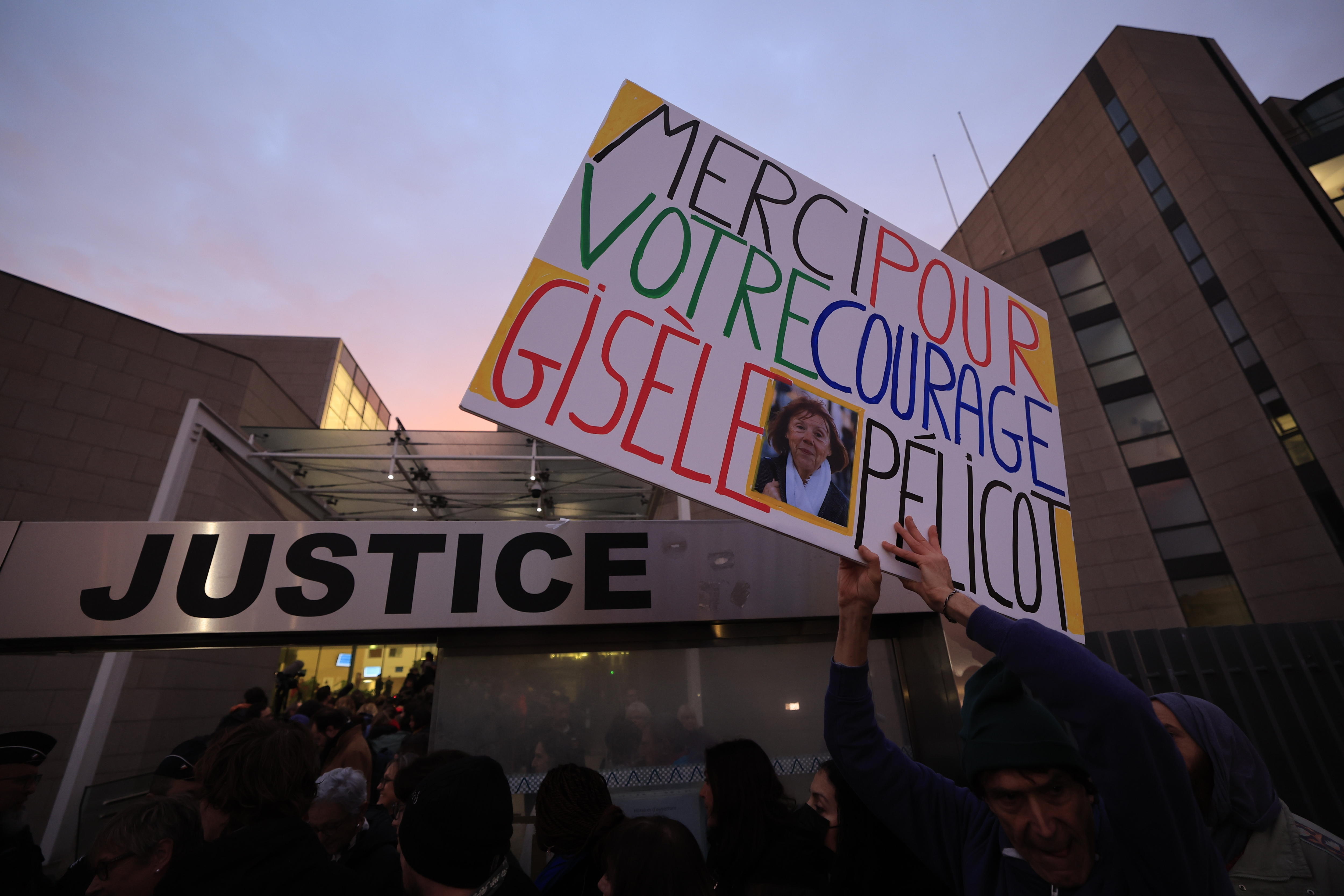 “Cómplices”: los gritos de decepción por las condenas en el caso de Gisèle Pélicot